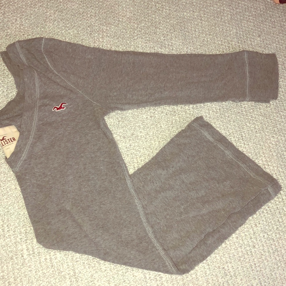 Hollister Quarter Sleeve V neck shirt